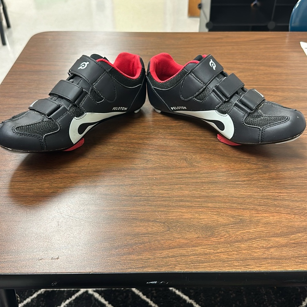 Peloton spin shoes, size 43